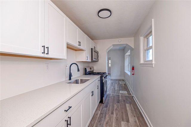 335 Queensbury St, Crafton Heights, PA 15205