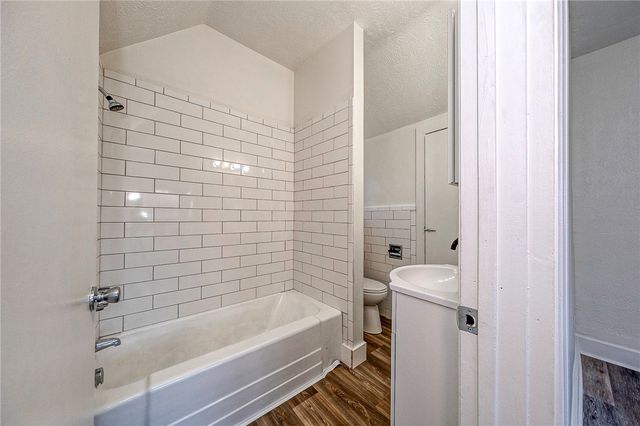 335 Queensbury St, Crafton Heights, PA 15205