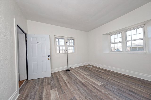 335 Queensbury St, Crafton Heights, PA 15205