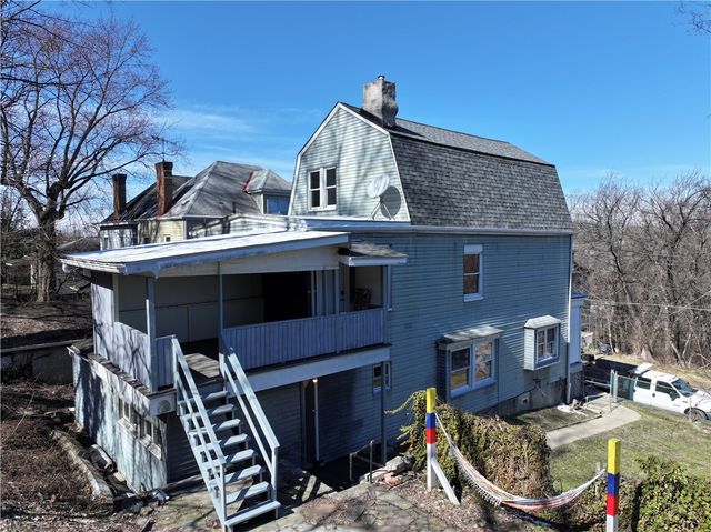 335 Queensbury St, Crafton Heights, PA 15205