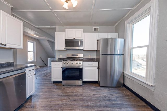 335 Queensbury St, Crafton Heights, PA 15205