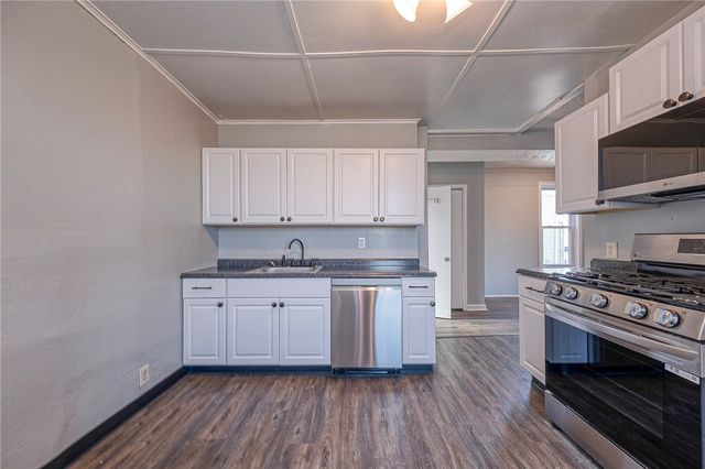 335 Queensbury St, Crafton Heights, PA 15205