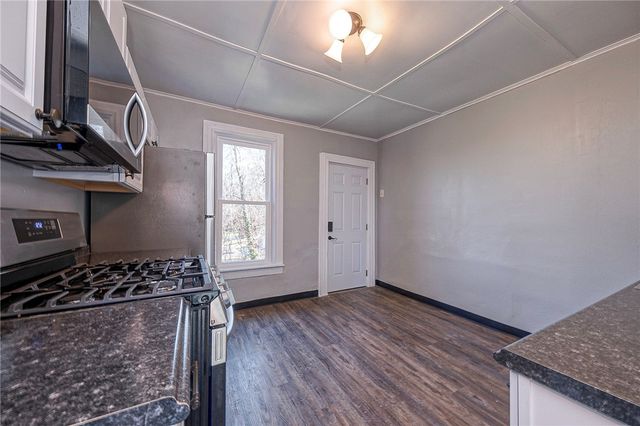 335 Queensbury St, Crafton Heights, PA 15205