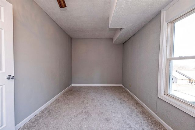 335 Queensbury St, Crafton Heights, PA 15205