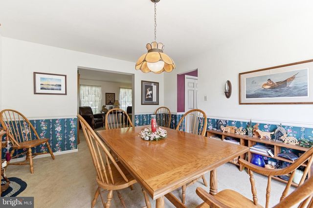 211 W NEVERSINK RD, Reading, PA 19606