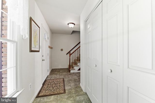211 W NEVERSINK RD, Reading, PA 19606