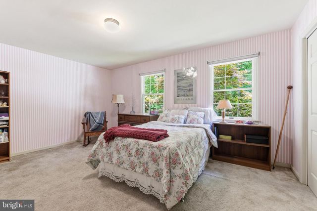 211 W NEVERSINK RD, Reading, PA 19606