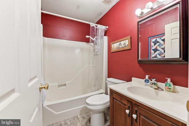 211 W NEVERSINK RD, Reading, PA 19606
