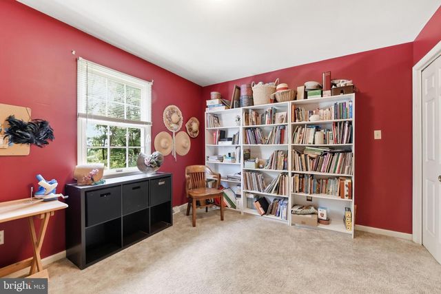 211 W NEVERSINK RD, Reading, PA 19606