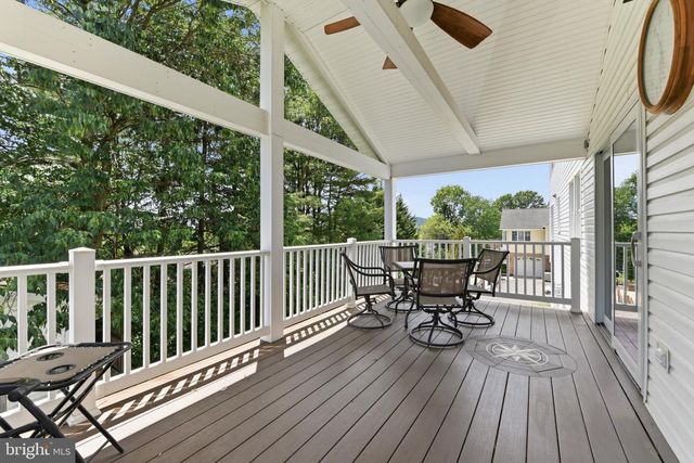 211 W NEVERSINK RD, Reading, PA 19606