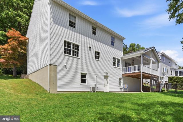 211 W NEVERSINK RD, Reading, PA 19606