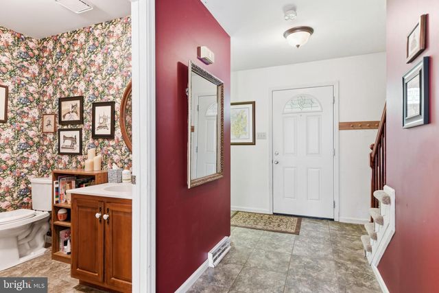 211 W NEVERSINK RD, Reading, PA 19606