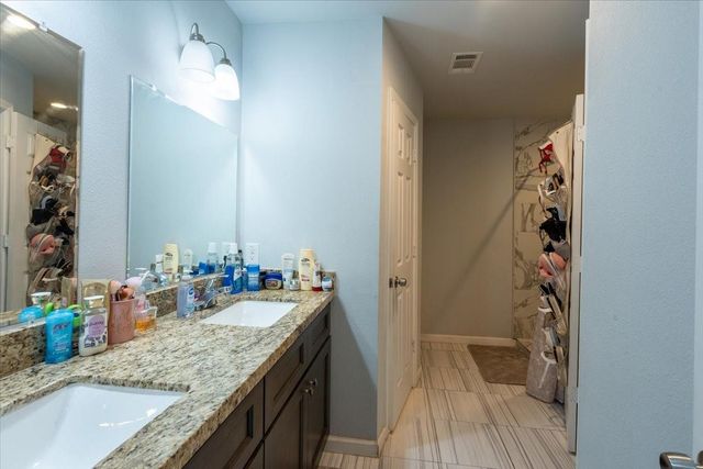 5938 Southlark Street, Houston, TX 77033