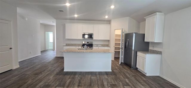 3046 Holland Lakes Drive, Fulshear, TX 77441