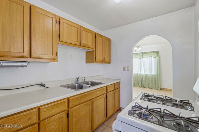 749 Hilton Avenue, El Paso, TX 79907