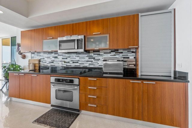 2650 Lake Shore Drive 1906, Riviera Beach, FL 33404