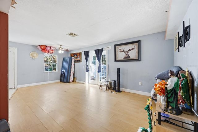 1314 ROBIE AVENUE, Mount Dora, FL 32757