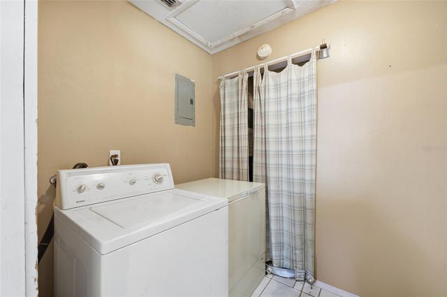 1314 ROBIE AVENUE, Mount Dora, FL 32757