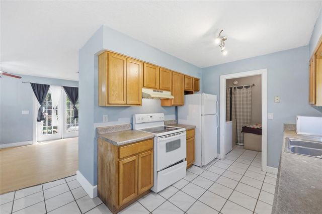 1314 ROBIE AVENUE, Mount Dora, FL 32757