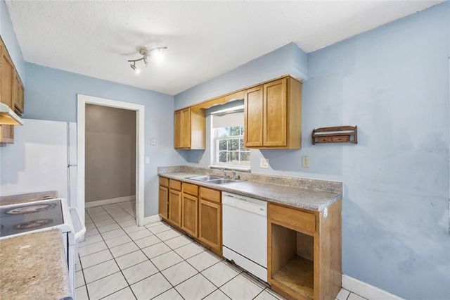 1314 ROBIE AVENUE, Mount Dora, FL 32757