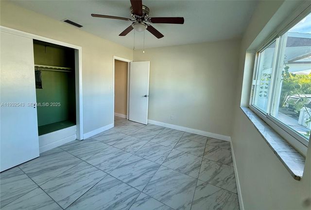 5030 NW 42nd St, Lauderdale Lakes, FL 33319