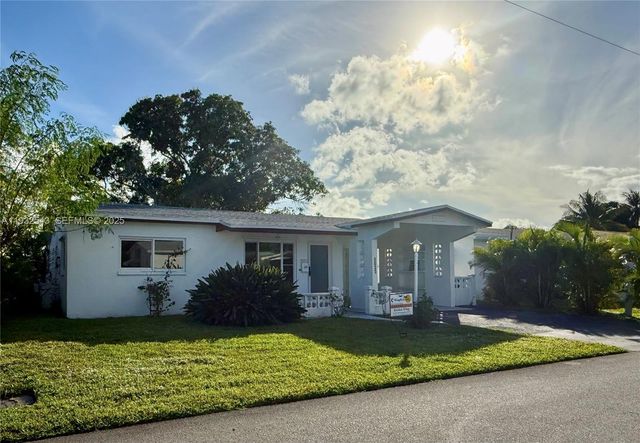 5030 NW 42nd St, Lauderdale Lakes, FL 33319