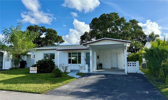 5030 NW 42nd St, Lauderdale Lakes, FL 33319