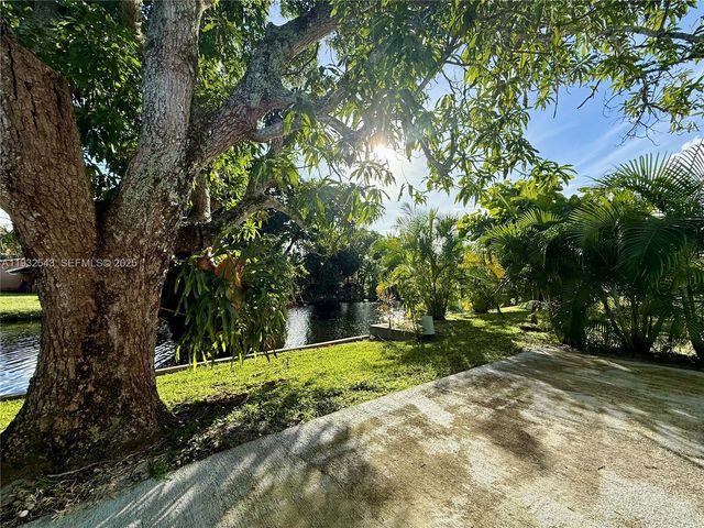 5030 NW 42nd St, Lauderdale Lakes, FL 33319