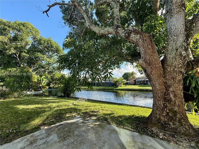 5030 NW 42nd St, Lauderdale Lakes, FL 33319