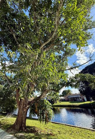 5030 NW 42nd St, Lauderdale Lakes, FL 33319