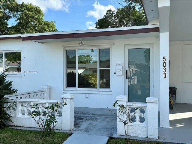 5030 NW 42nd St, Lauderdale Lakes, FL 33319