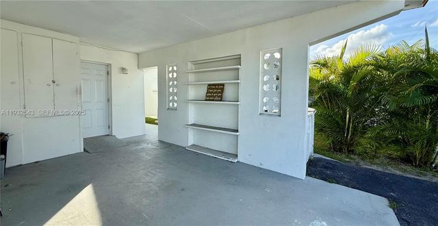 5030 NW 42nd St, Lauderdale Lakes, FL 33319