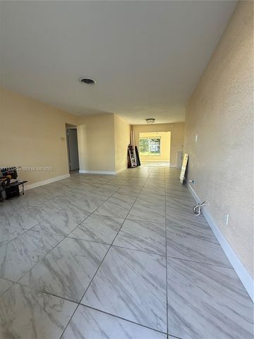 5030 NW 42nd St, Lauderdale Lakes, FL 33319