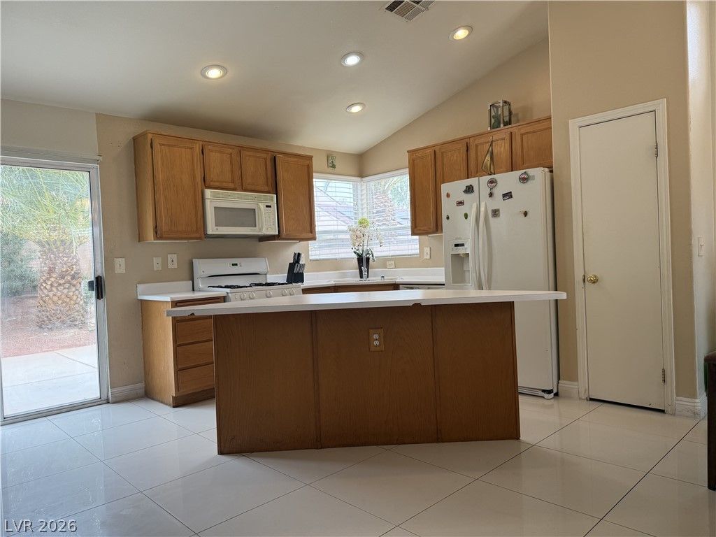 2610 Moon Wave Avenue, North Las Vegas, NV 89031 — photo 4