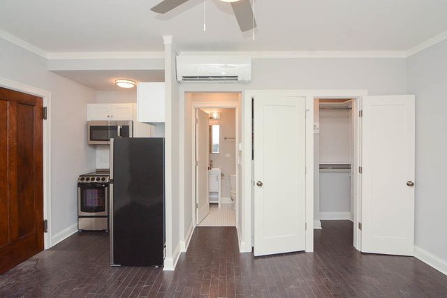 640 W WRIGHTWOOD Avenue 201, Chicago, IL 60614