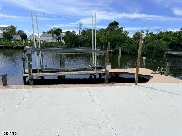 2311 Sycamore ST, St James City, FL 33956
