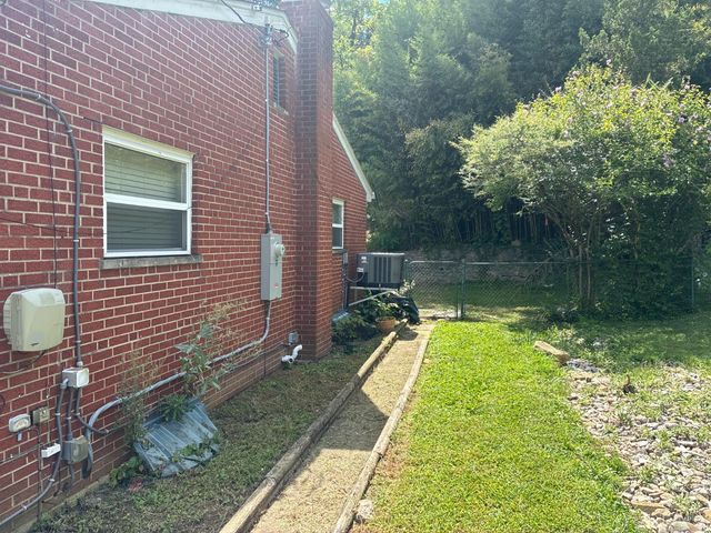 2739 Westbrook Drive, Cincinnati, OH 45211