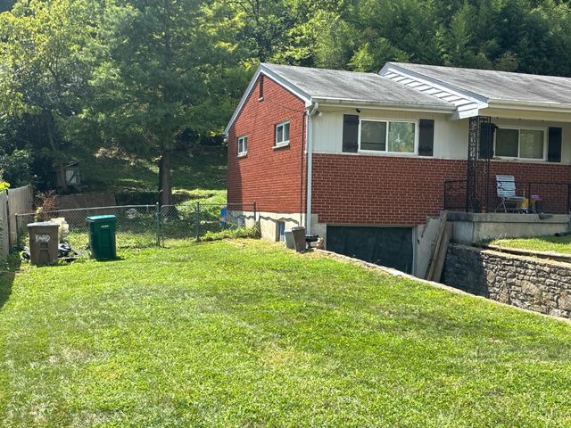 2739 Westbrook Drive, Cincinnati, OH 45211