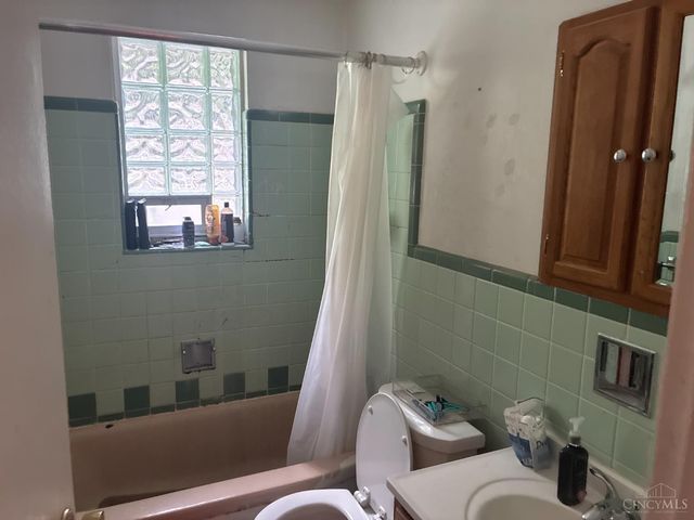 2739 Westbrook Drive, Cincinnati, OH 45211
