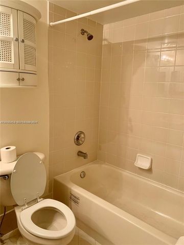 529 E Sheridan St 1021, Dania Beach, FL 33004