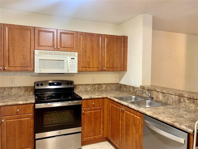 529 E Sheridan St 1021, Dania Beach, FL 33004