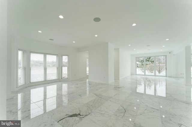 22101 EVERGREEN MILLS RD, Leesburg, VA 20175