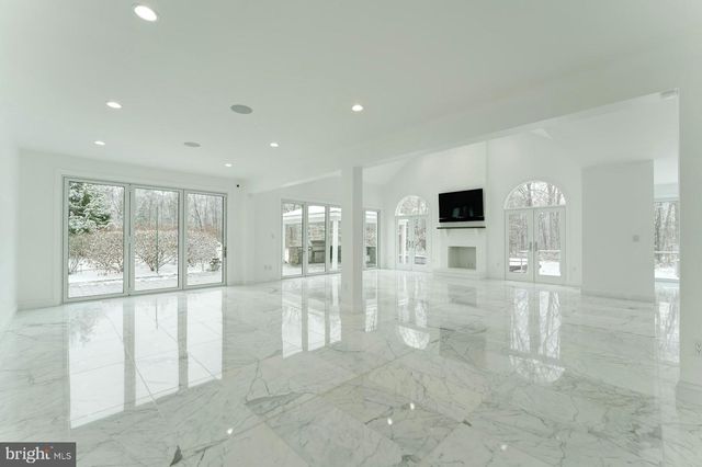 22101 EVERGREEN MILLS RD, Leesburg, VA 20175