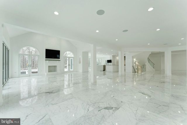 22101 EVERGREEN MILLS RD, Leesburg, VA 20175