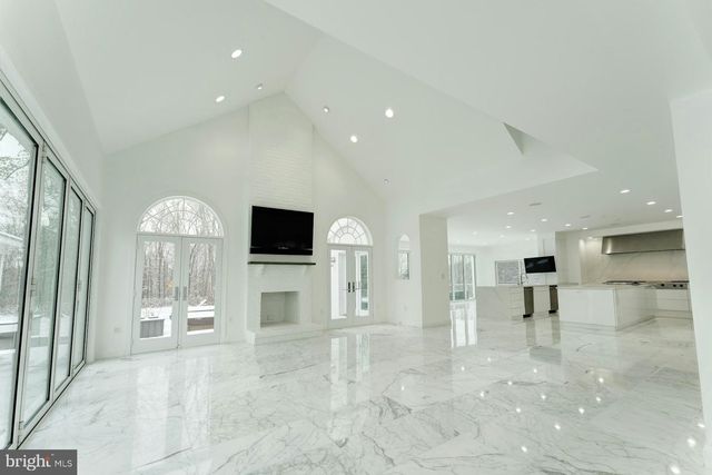 22101 EVERGREEN MILLS RD, Leesburg, VA 20175