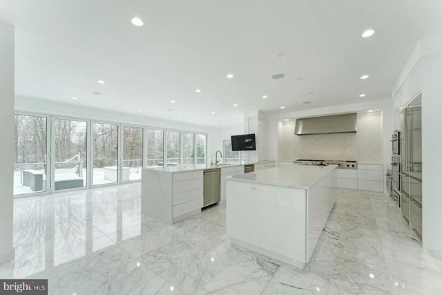 22101 EVERGREEN MILLS RD, Leesburg, VA 20175