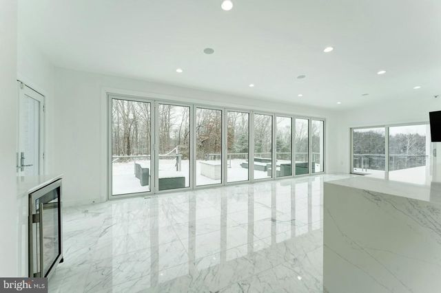 22101 EVERGREEN MILLS RD, Leesburg, VA 20175