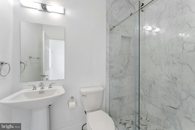 22101 EVERGREEN MILLS RD, Leesburg, VA 20175