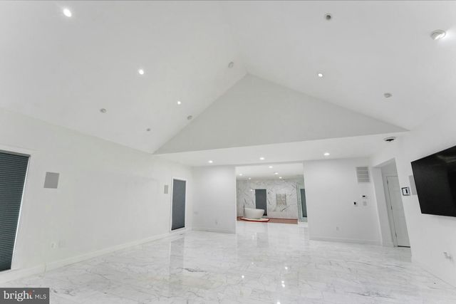 22101 EVERGREEN MILLS RD, Leesburg, VA 20175