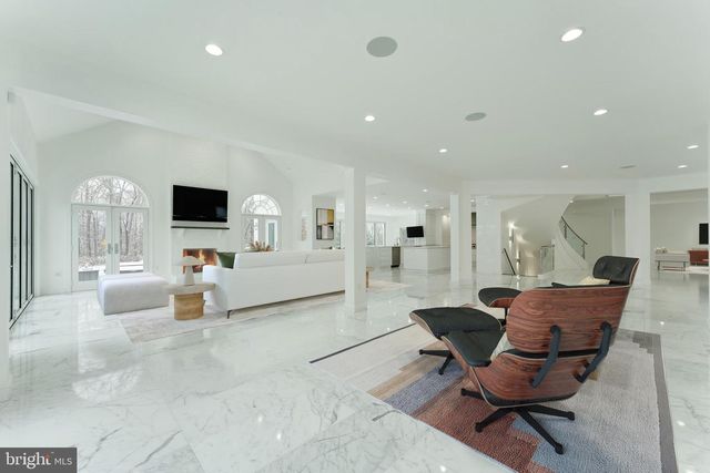 22101 EVERGREEN MILLS RD, Leesburg, VA 20175